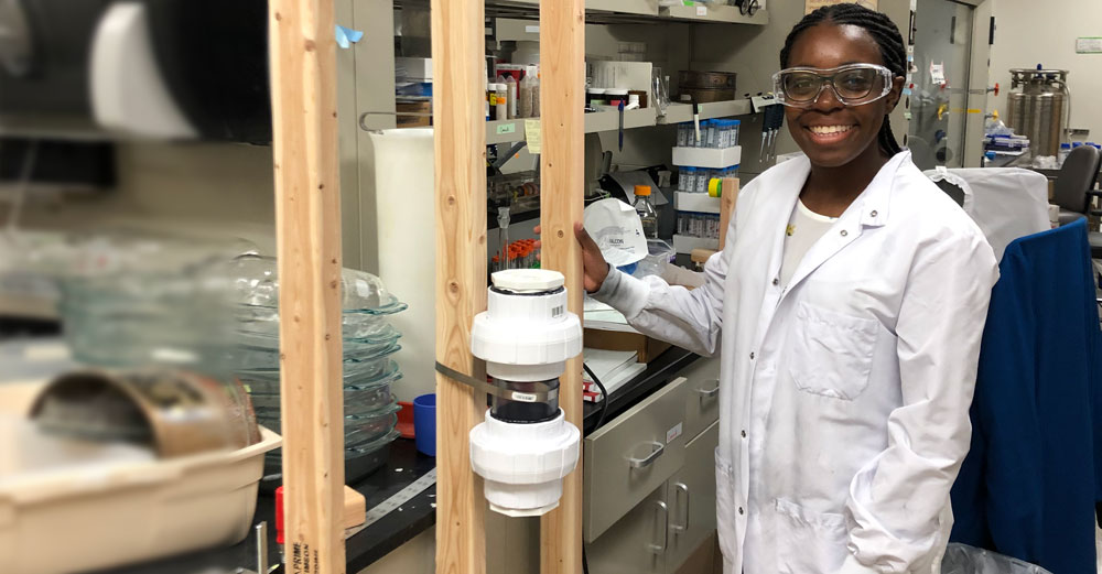 Jourdyn-Evonne Keiara Lee works in the lab at her internship.